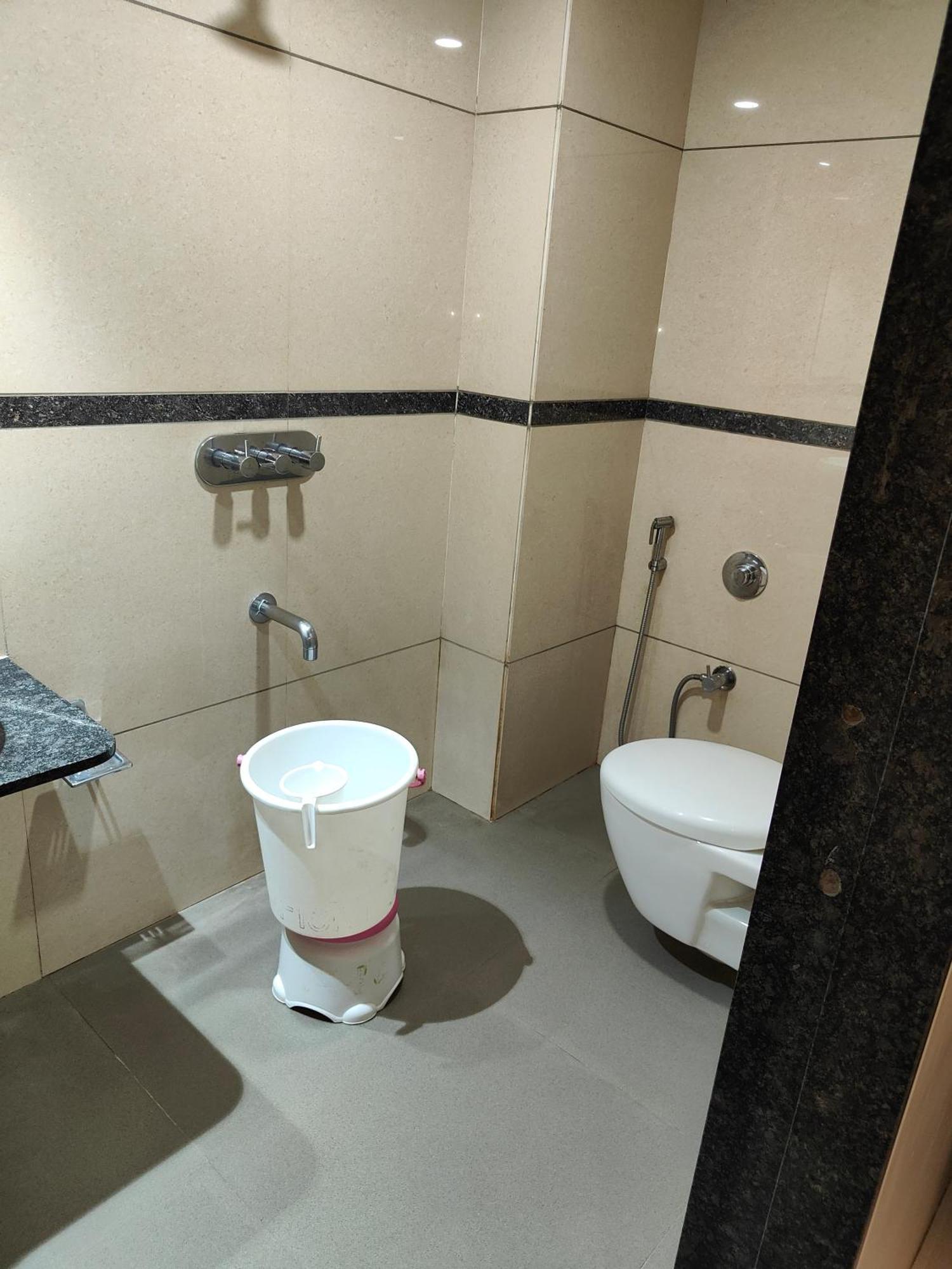 Hotel Sahyog & Rooms Сурат Екстериор снимка